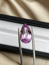 Load image into Gallery viewer, Kunzite - 12.17Cts/ Pear