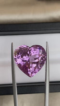 Load and play video in Gallery viewer, Kunzite - 21.82Cts/ Heart