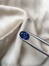 Load image into Gallery viewer, Blue sapphire stone
