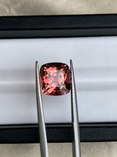 Load image into Gallery viewer, Bi color tourmaline - 6.78cts/ Cushion
